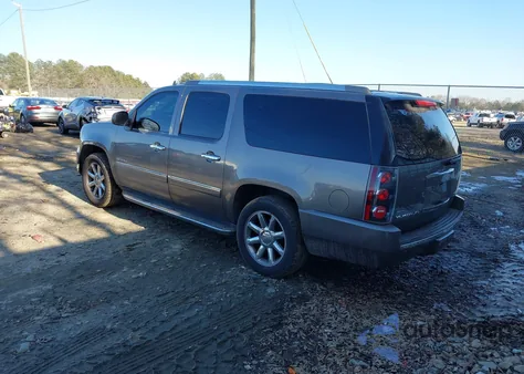 2011 GMC Yukon Xl 1500 Denali z USA, uszkodzony, nr VIN 1GKS2MEFXBR289379